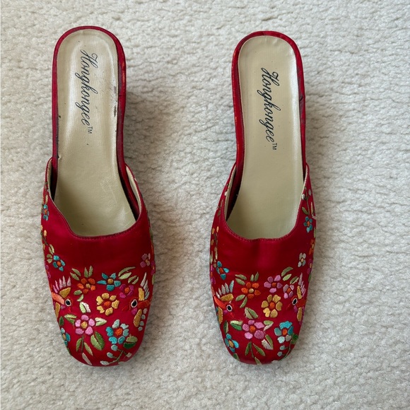 Vintage Chinese oriental embroidered red slipper heels, sz 37 (US sz 6) - Picture 2 of 4